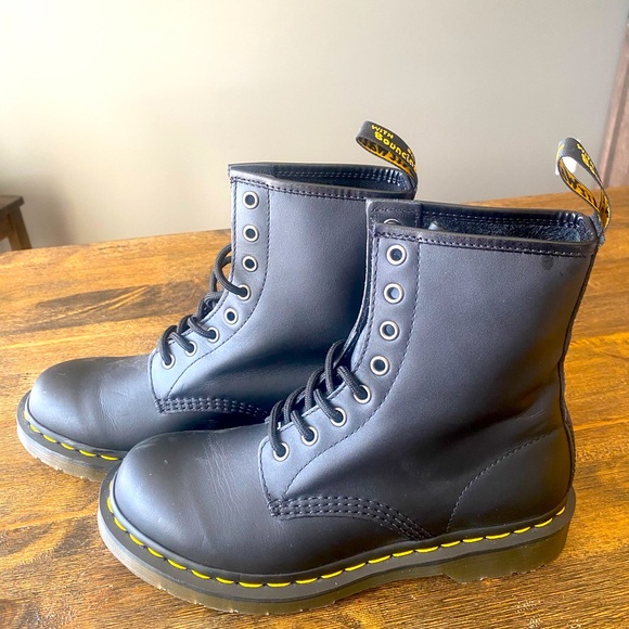 Dr. Marten Women’s Size 8 (39 EU) Original, nearly new - Picture 1 of 5